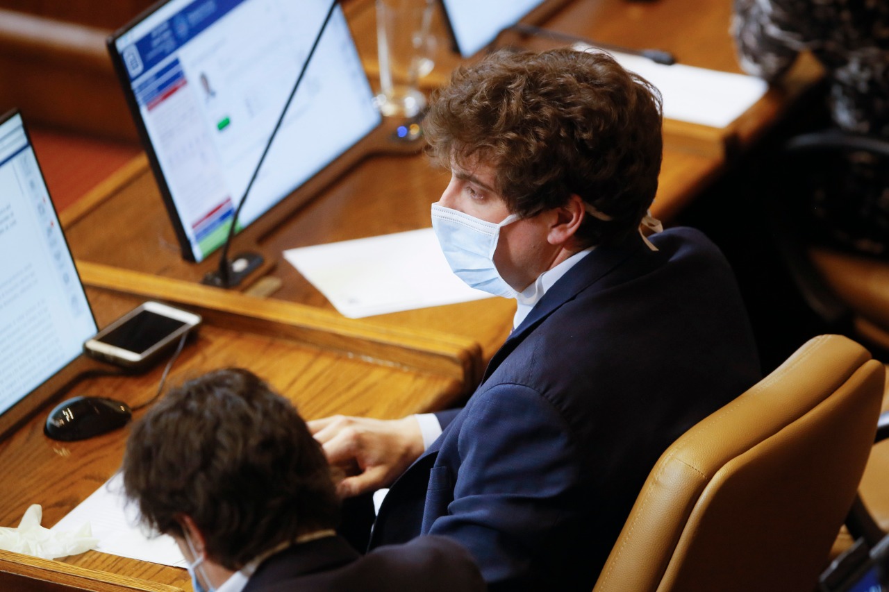 Diputado Diego Schalper vota a favor del proyecto que suspende cuotas de créditos para la educación Es sin duda necesario