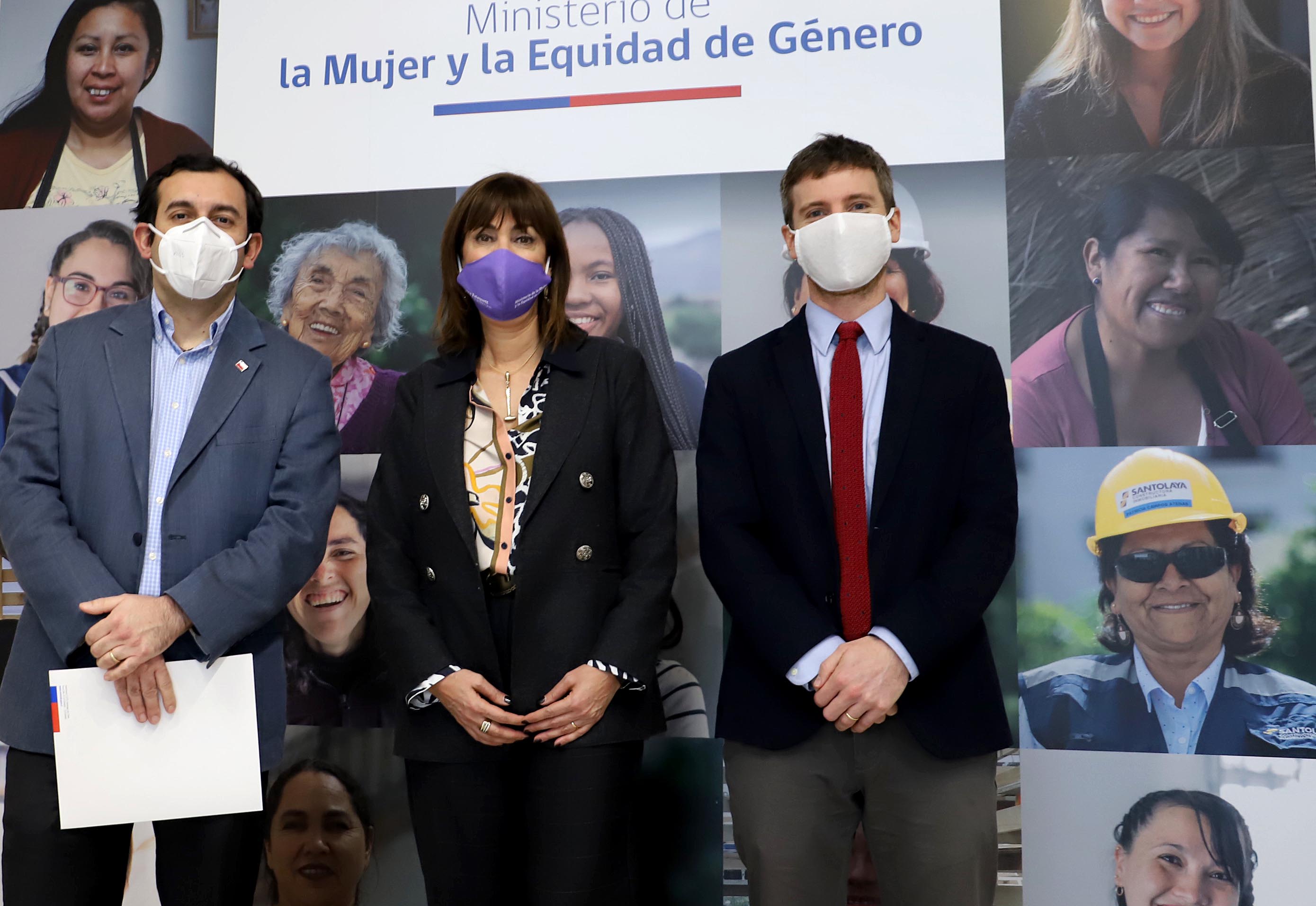 MINISTRA ZALAQUETT Y SUBSECRETARIO ARAB LANZAN MUJER DIGITAL PROGRAMA SENCE PARA PERFECCIONAR CONOCIMIENTOS DE EMPRENDEDORAS 2