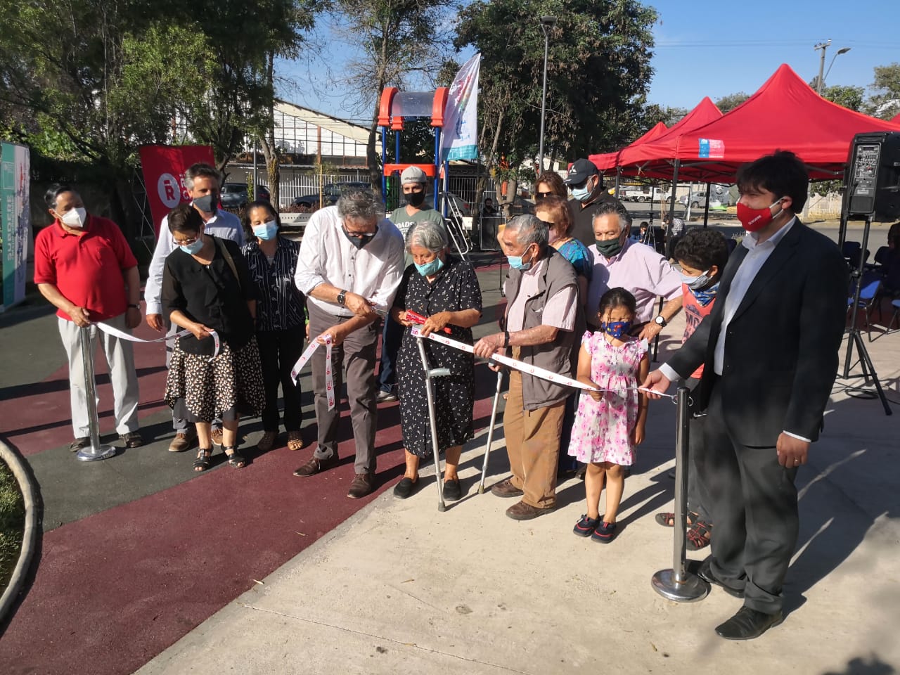 VECINOS DE POBLACIÓN EL MANZANAL DISFRUTAN DE LA PRIMERA PLAZA CON PISO DE CAUCHO 1