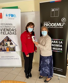 ADULTOS MAYORES RECIBIERON EQUIPOS TELEFÓNICOS GRACIAS ANBSPCONVENIO DE COLABORACIÓN ENTRE PRODEMU Y SENAMA OHIGGINS.3