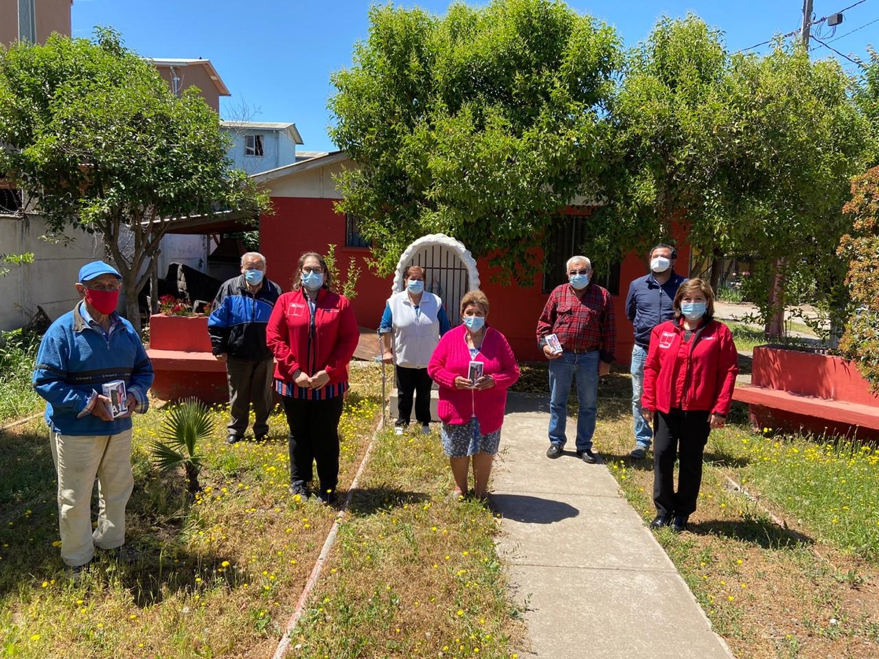 ADULTOS MAYORES RECIBIERON EQUIPOS TELEFÓNICOS GRACIAS ANBSPCONVENIO DE COLABORACIÓN ENTRE PRODEMU Y SENAMA OHIGGINS. 1Ç