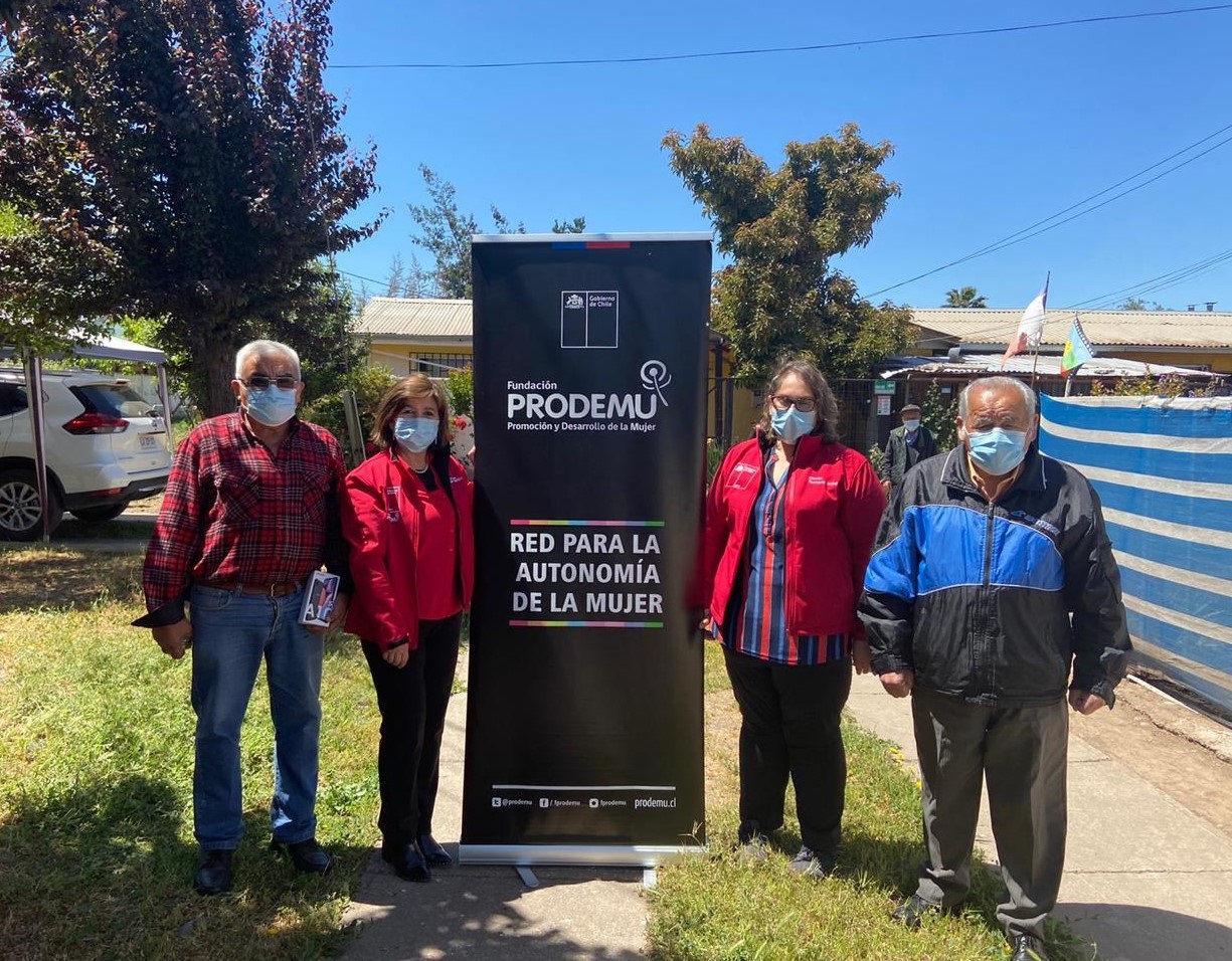 ADULTOS MAYORES RECIBIERON EQUIPOS TELEFÓNICOS GRACIAS ANBSPCONVENIO DE COLABORACIÓN ENTRE PRODEMU Y SENAMA OHIGGINSjpg