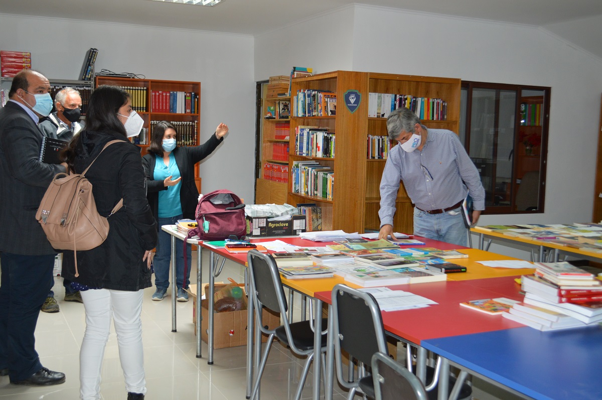 Pro OHiggins propone Regalo Lector para re encantar a los estudiantes de Paredones y Bucalemu 1