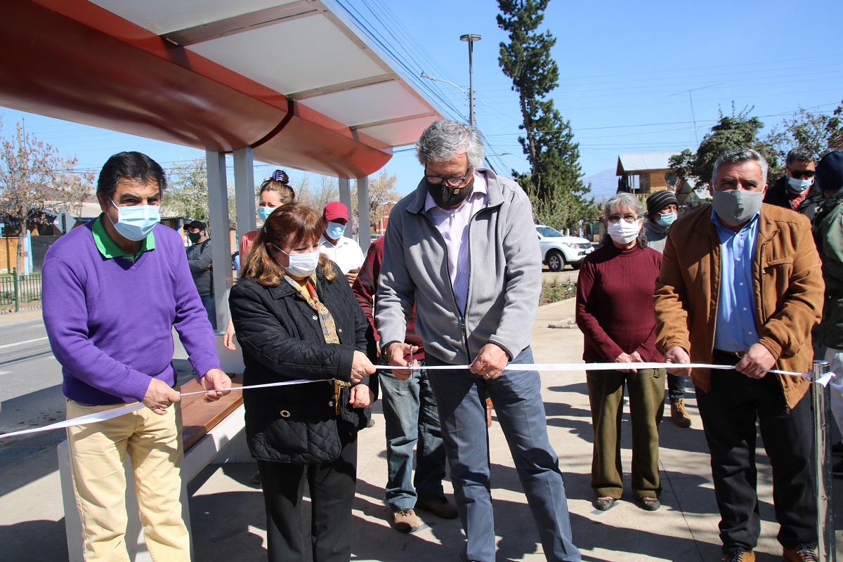 Alcalde Eduardo Soto realiza inauguración de la nueva fachada exterior en el colegio René Schneider de Cormun 2