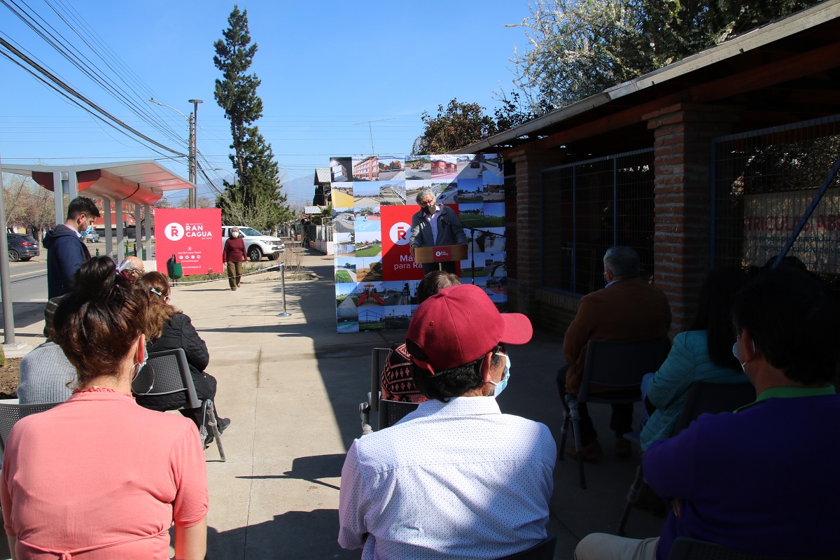 Alcalde Eduardo Soto realiza inauguración de la nueva fachada exterior en el colegio René Schneider de Cormun 3