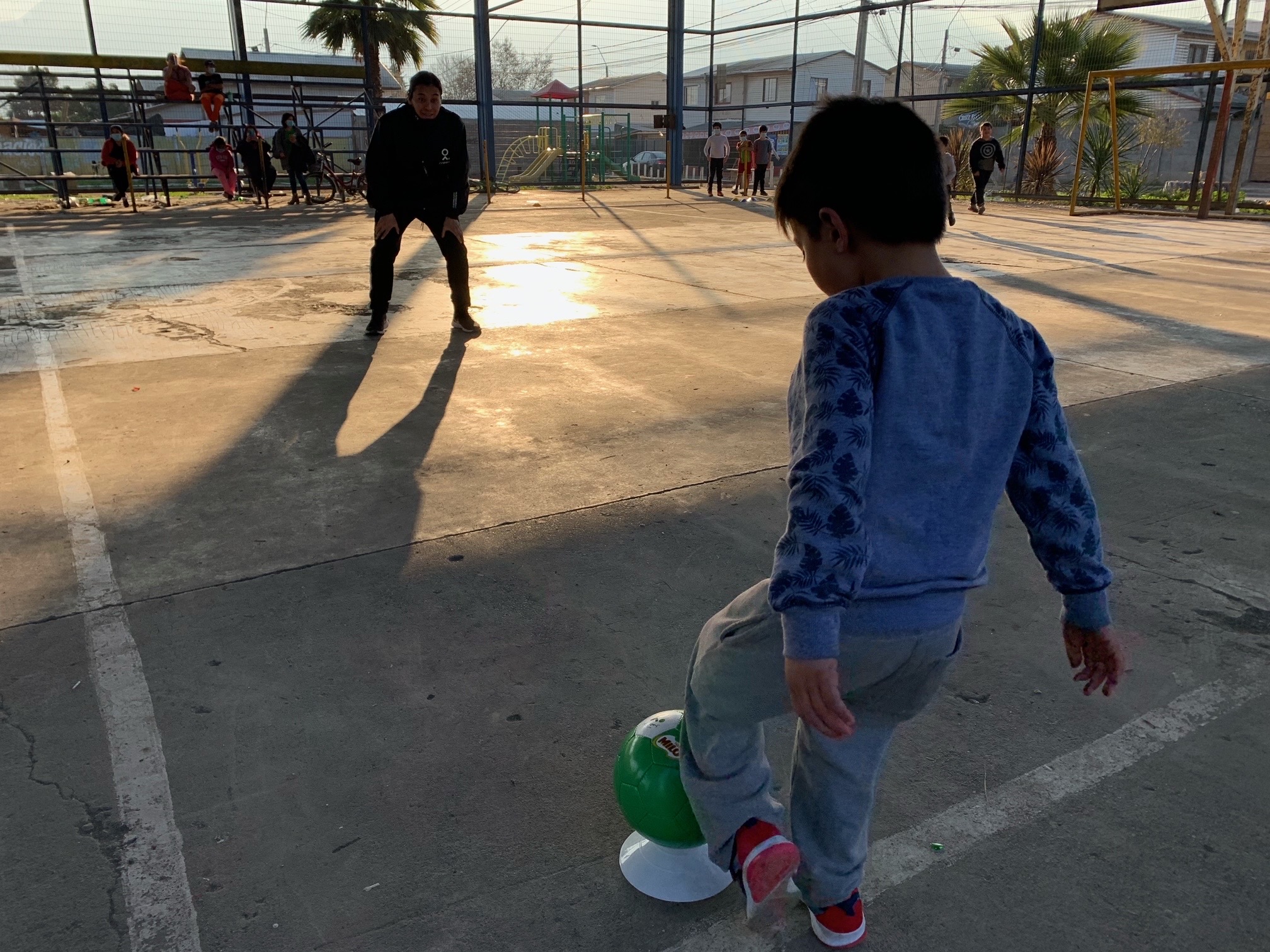 BARRIOS DE LA REGIÓN DE OHIGGINS LLENAN LAS CANCHAS DE FÚTBOL Y ALEGRÍA Sagrada Familia