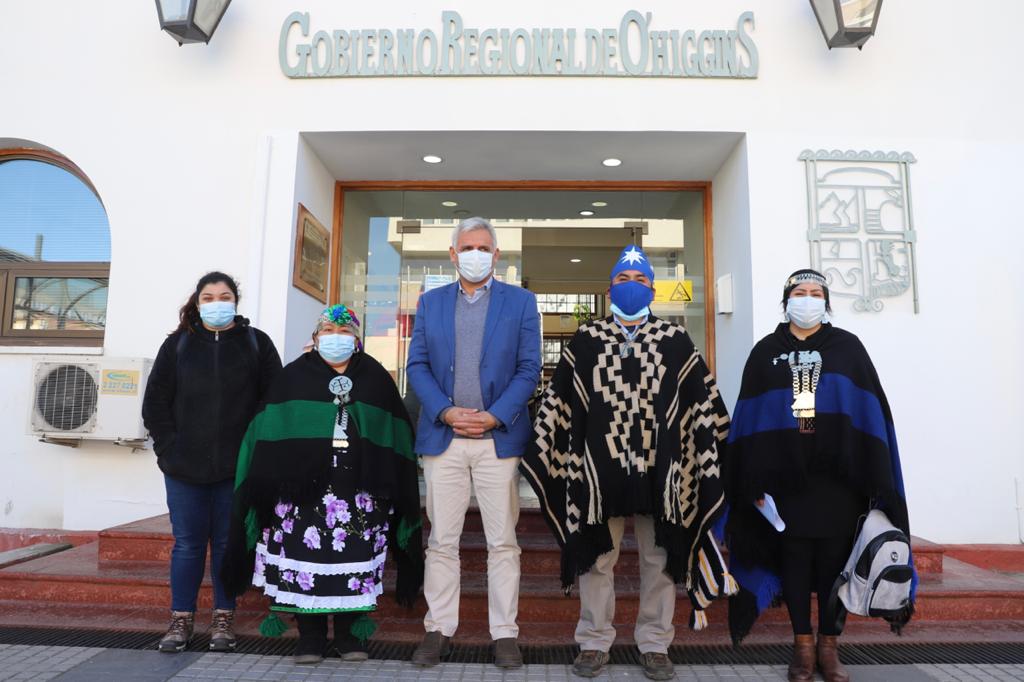 GOBERNADOR REGIONAL RECIBIÓ A MESA REGIONAL INDÍGENA Y EMPATIZÓ CON SU LUCHA Y TRADICIONES 2