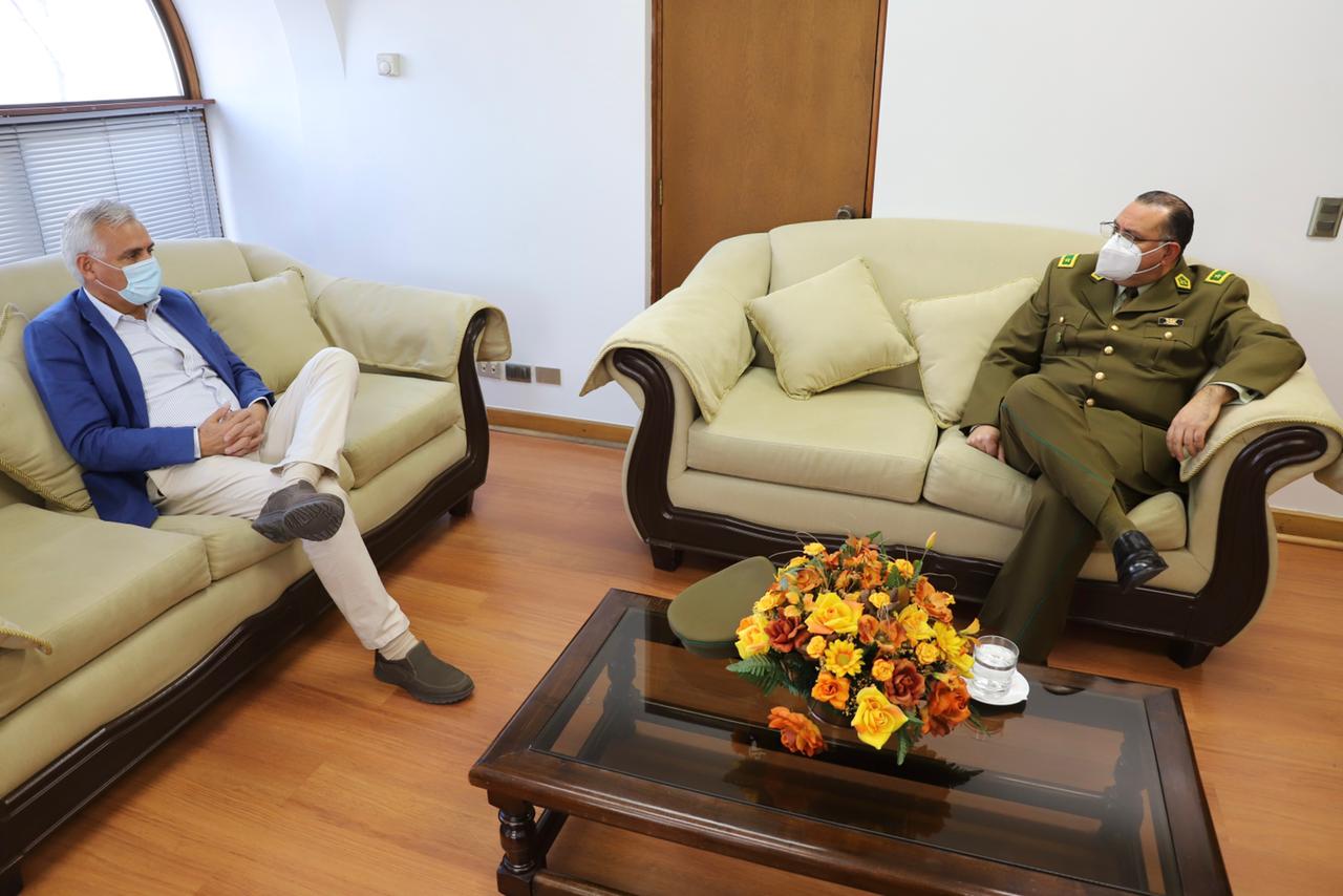 GOBERNADOR REGIONAL SE REÚNE CON JEFE DE VI ZONA DE CARABINEROS Y ACUERDAN TRABAJO CONJUNTO PARA MEJORAR SEGURIDAD PÚBLICA