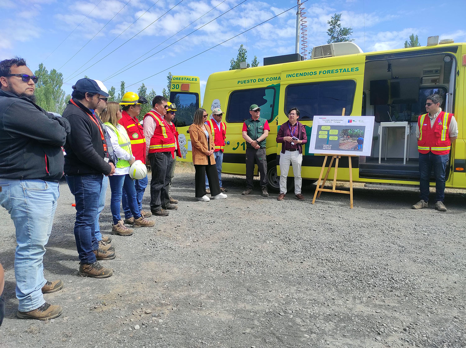 ALIANZA PÚBLICO PRIVADA INAUGURA CORDÓN DE PROTECCIÓN CONTRA INCENDIOS QUE PROTEGERÁ A 2 MIL VECINOS DE BIOBÍO Y ÑUBLE 3a