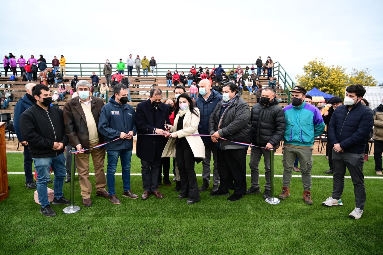 EL MAULE GOBERNADORA REGIONAL INAUGURÓ ESTADIO PAHUIL DE CHANCO 1