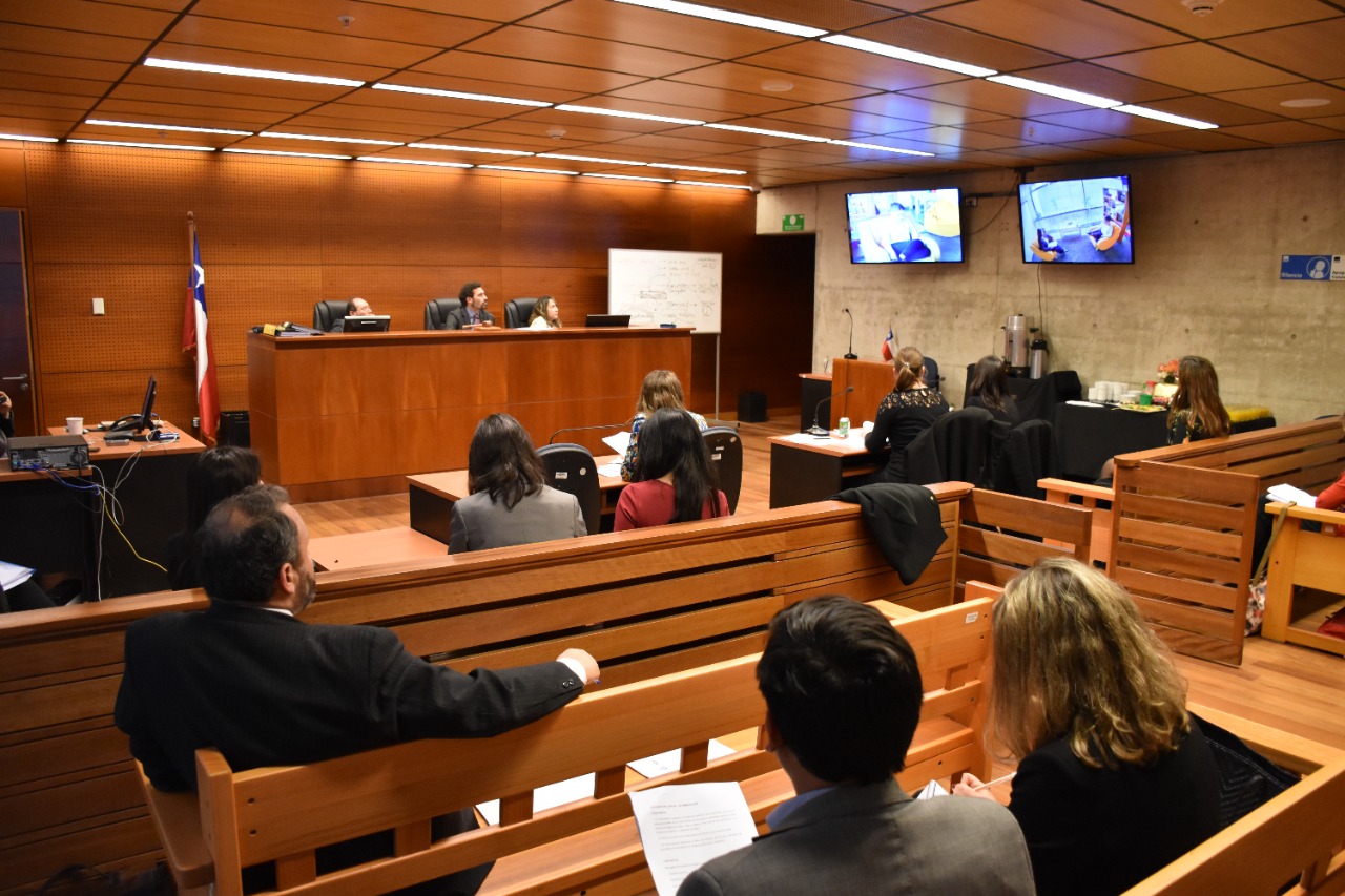 ADMINISTRADORES Y FUNCIONARIOS DE TRIBUNALES PENALES DE LA REGIÓN SE CAPACITAN EN LEY DE ENTREVISTA VIDEOGRABADAS