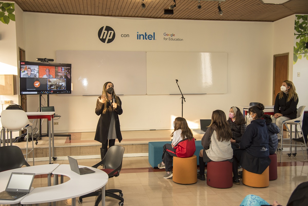 HP inaugura la primera sala de clases Reinvent The Classroom RTCi en Chile sala 4