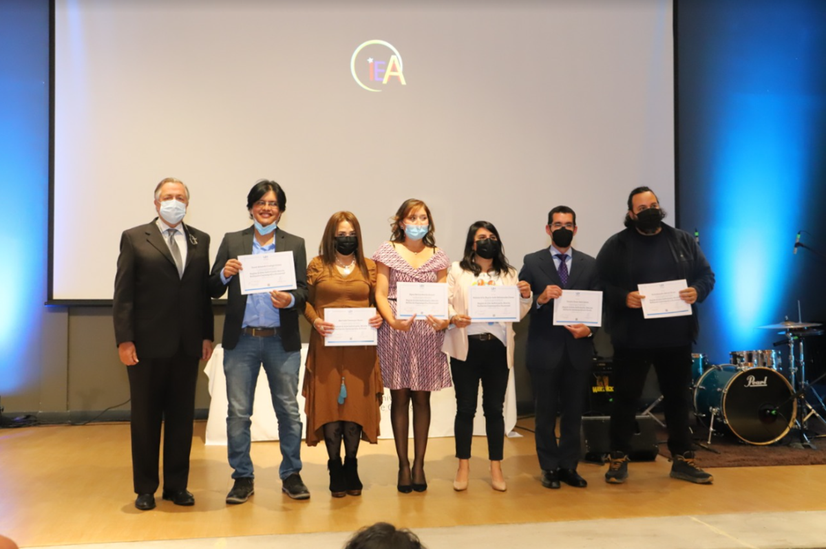 DELFINA GUZMÁN Y GONZALO JUSTINIANO RECIBIERON PREMIO ESPIGA DE ORO 2022