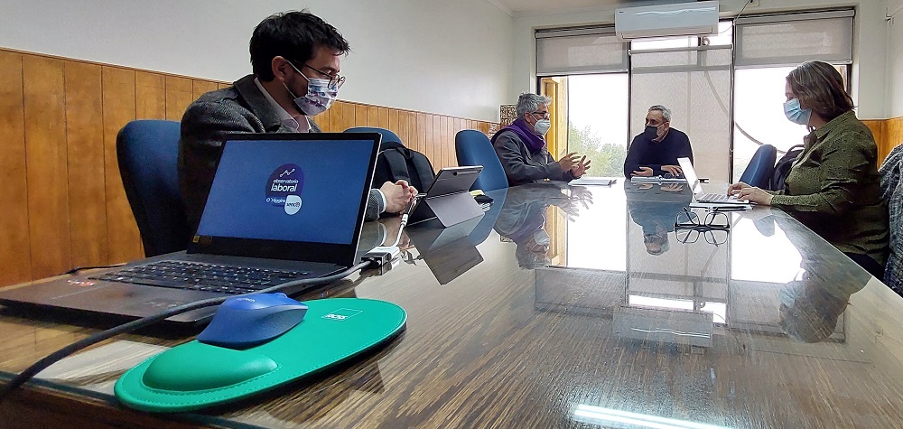 ENCUESTA EN LICEOS TÉCNICO PROFESIONALES REVELA QUE ESTUDIANTES CREEN QUE LA EDUCACIÓN ENTREGA