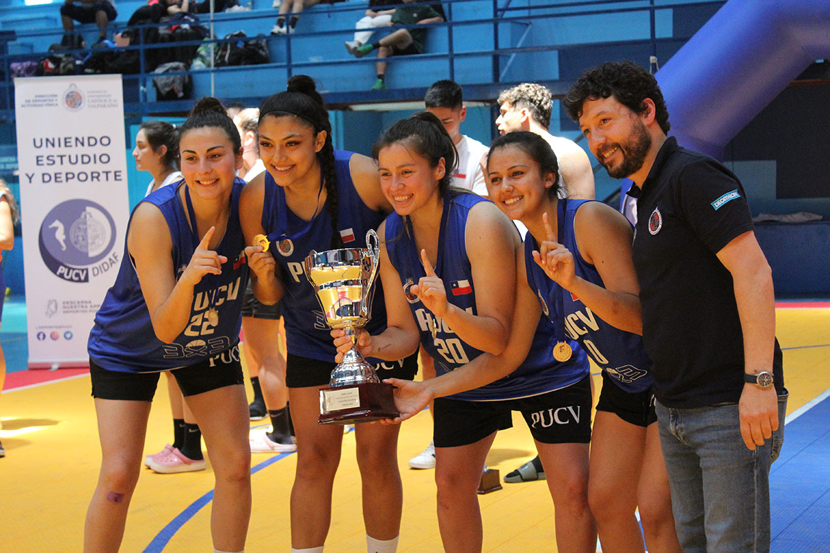 EQUIPO FEMENINO PUCV SE CORONA BICAMPEÓN DE TORNEO UNIVERSITARIO BÁSQUETBOL 3X3 FENAUDE Y LA UCHILE SE IMPONE EN VARONES