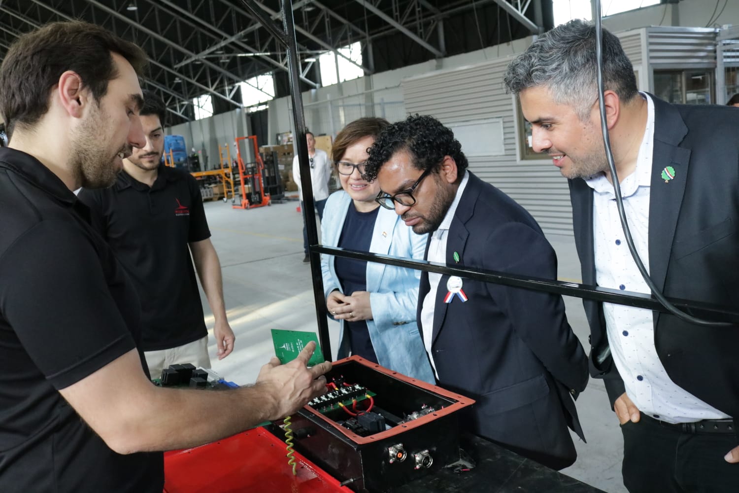 SUBSECRETARIO DE ENERGÍA VISITÓ FÁBRICA DE BUSES ELÉCTRICOS ÚNICA EN LATINOAMÉRICA 5
