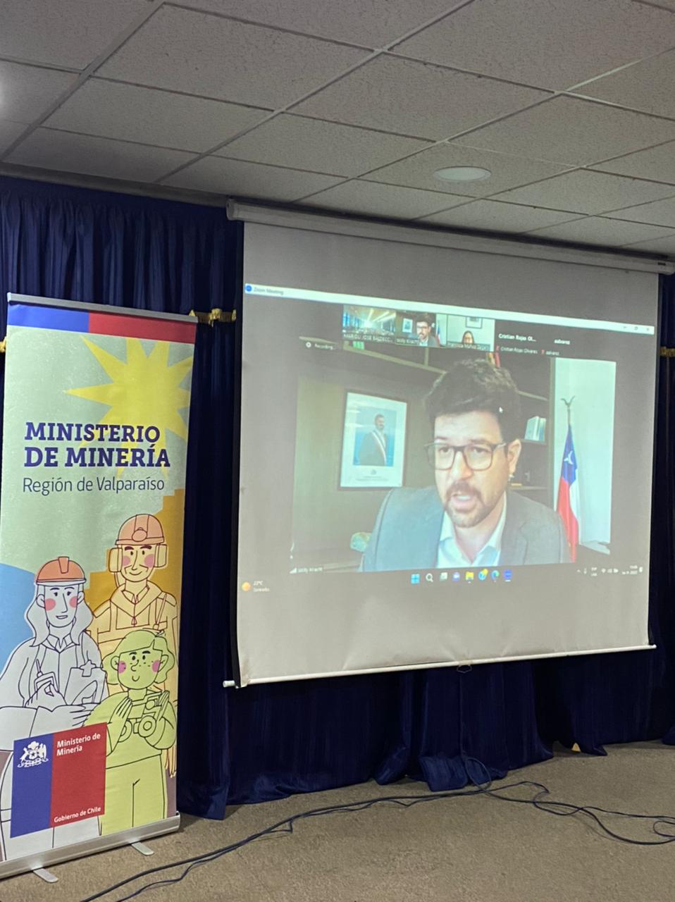 COMUNIDADES MINERAS PARTICIPAN LA CONSTITUCIÓN DE LA PRIMERA MESA DE TRABAJO DEL MINISTERIO PARA DIALOGAR SOBRE SUS NECESIDADES Y OPORTUNIDADES Subsecretario Willy Kracht