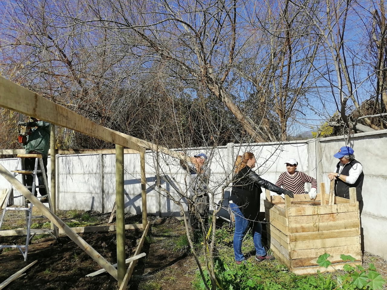 FAMILIAS DE RANCAGUA Y SAN VICENTE APRENDEN SOBRE HUERTOS URBANOS GRACIAS AL QUIERO MI BARRIO 3