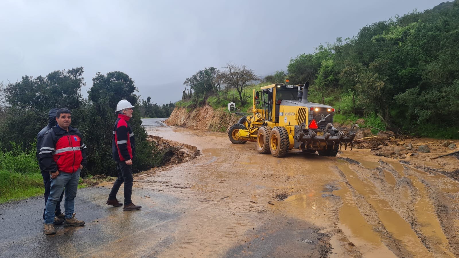 MOP OHIGGINS HA RECUPERADO CERCA DEL 90 DE AFECTACIONES EN CAMINOS DE LA RED DE VIALIDAD EN LA REGIÓN Foto 5 Trabajos de habilitación Ruta I 72 Santa Cruz Lolol