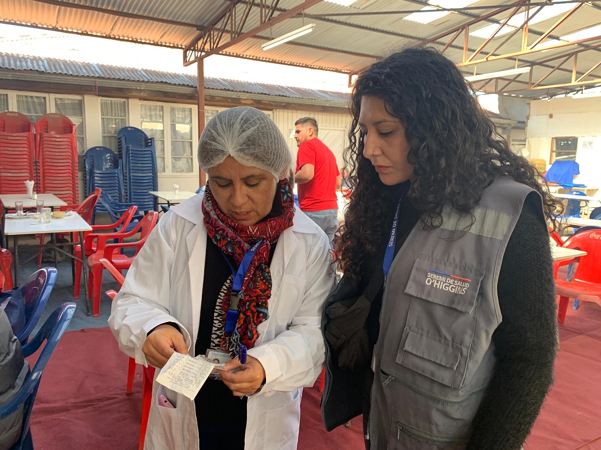 SANTA ROSA DE PELEQUÉN SEREMI DE SALUD VISUALIZA CONDICIONES SANITARIAS EN COMERCIO