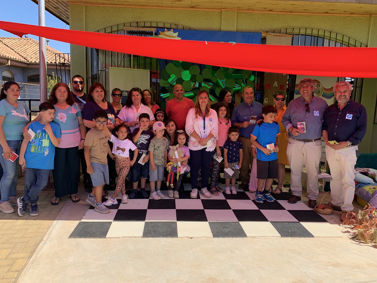 SUBSECRETARIA DE LA NIÑEZ VISITÓ INSTALACIONES DE SALA HEPI CRIANZA MAR Y TIERRA DE PAREDONES Subsecretaria de la Niñez participó en actividad recreativa de sala Hepi Crianza Paredones