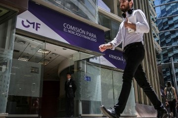 Comisión para el Mercado Financiero presenta radiografía del endeudamiento de las personas en Chile