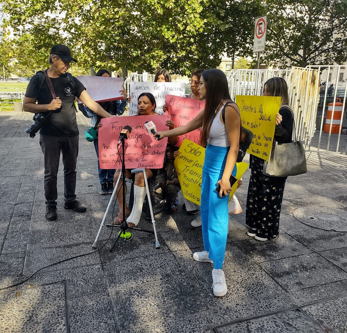 AGRUPACIÓN DE PACIENTES DENUNCIAN CASO DE NIÑA DE 7 AÑOS CON CÁNCER DE MAMA QUE SUFRIÓ FALTA DE ATENCIÓN EN SISTEMA DE SALUD