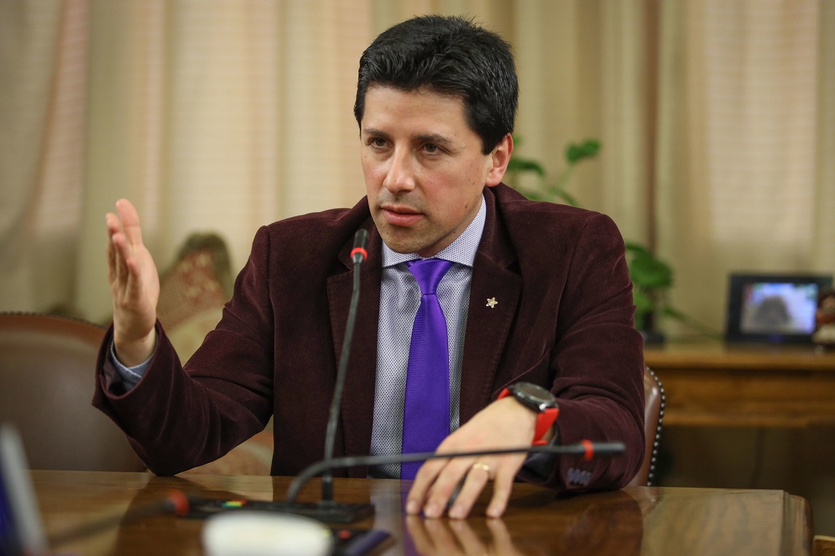 DIPUTADO GONZÁLEZ RN BUSCA DECLARAR LABOR DE BUZOS COMO TRABAJO PESADO
