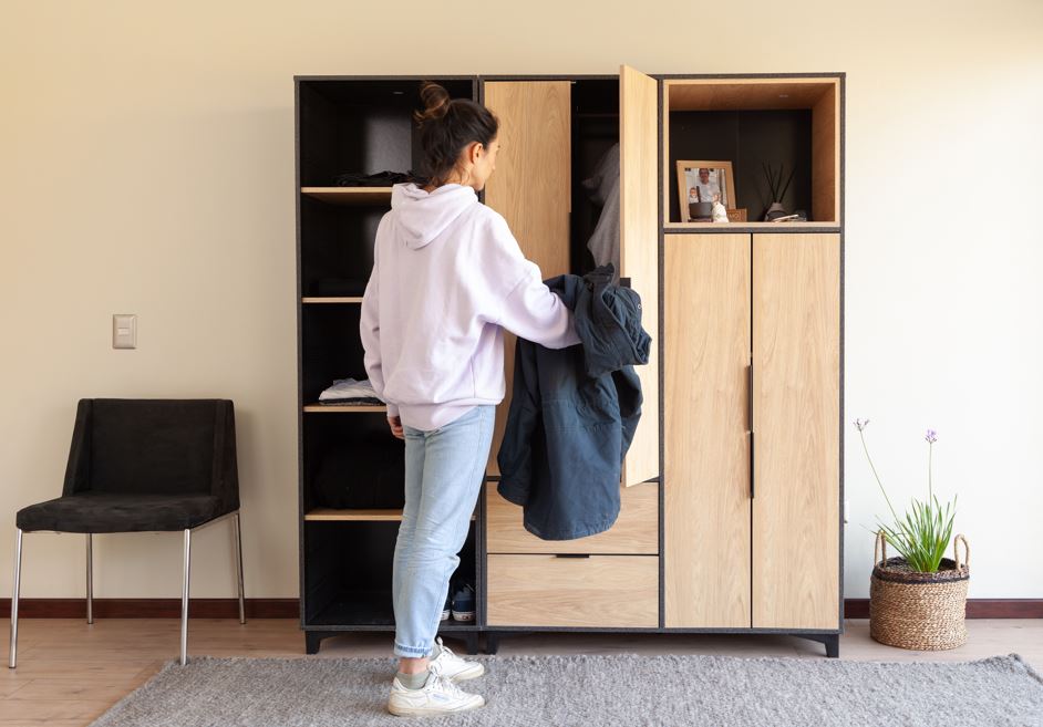 EXCLUSIVA MARCA DE MUEBLES SOSTENIBLES LANZA DESCUENTOS MENSUALES DESDE ESCRITORIOS HASTA CLÓSETS HECHOS EN CHILE 2