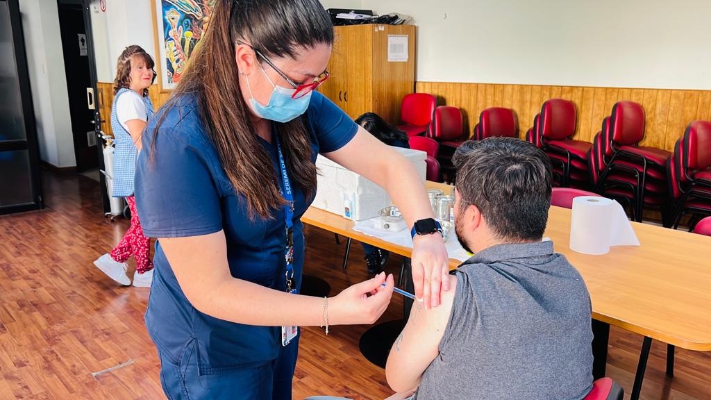 SEREMI DE SALUD REALIZA JORNADA DE VACUNACIÓN A PERSONAL DE EDUCACIÓN ANTES DE INICIAR AÑO ESCOLAR 2023 1