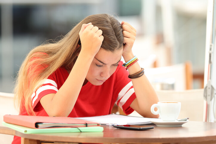 ESTRATEGIAS PARA MEJORAR EL RENDIMIENTO ACADÉMICO EN LOS ESTUDIANTES UNIVERSITARIOS 2