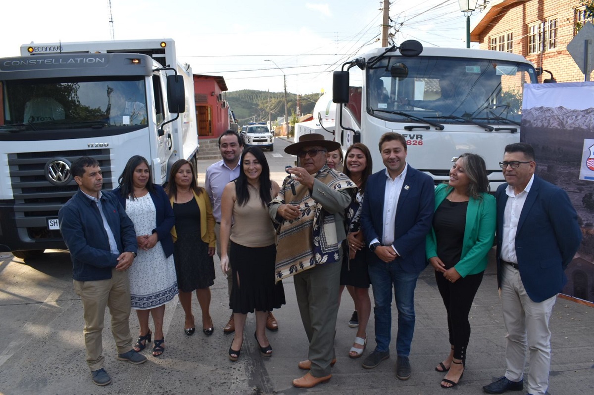 GOBIERNO REGIONAL ENTREGÓ VEHÍCULOS A LAS COMUNAS DE YERBAS BUENAS PARRAL MAULE EMPEDRADO Y PENCAHUE