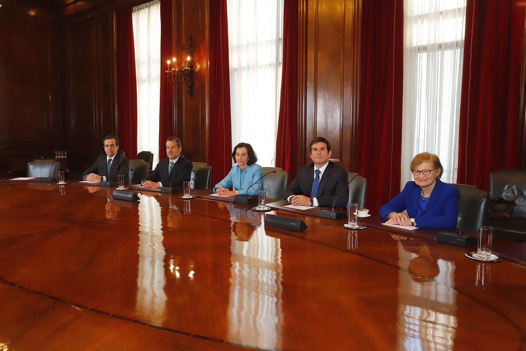 BANCO CENTRAL DE CHILE REDUCE LA TASA DE INTERES EN 100 PUNTOS HASTA 1025 POR CIENTO