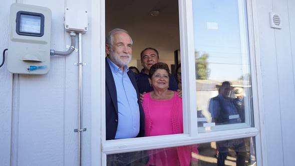 MINISTRO MONTES ENTREGA EN RANCAGUA LA PRIMERA VIVIENDA INDUSTRIALIZADA PARTE DEL PLAN DE EMERGENCIA HABITACIONAL 1
