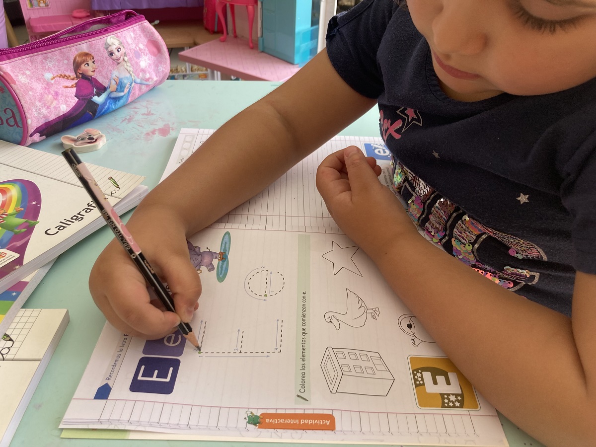 ES IMPORTANTE QUE NIÑAS Y NIÑOS SIGAN APRENDIENDO CALIGRAFÍA