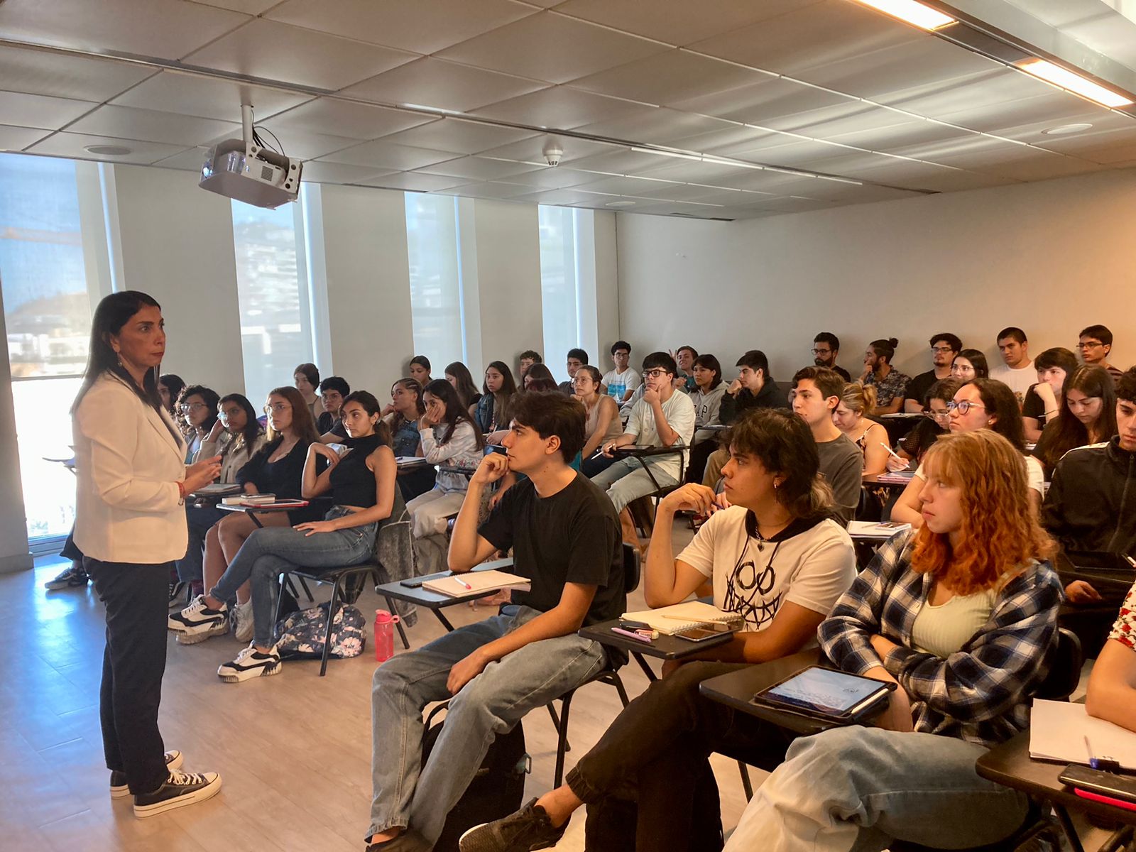 RUBILAR REÚNE A AUTORIDADES DE SALUD PARA VIDEO DE SALUDO A ESTUDIANTES DE MEDICINA