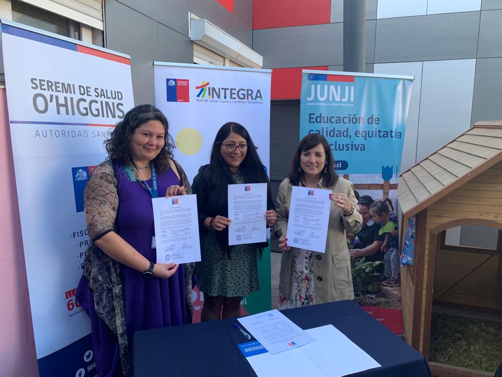 SEREMI DE SALUD JUNJI E INTEGRA FIRMAN CONVENIO PARA REALIZAR PROYECTO AIRE NUESTROS NIÑOS Y NIÑAS 1