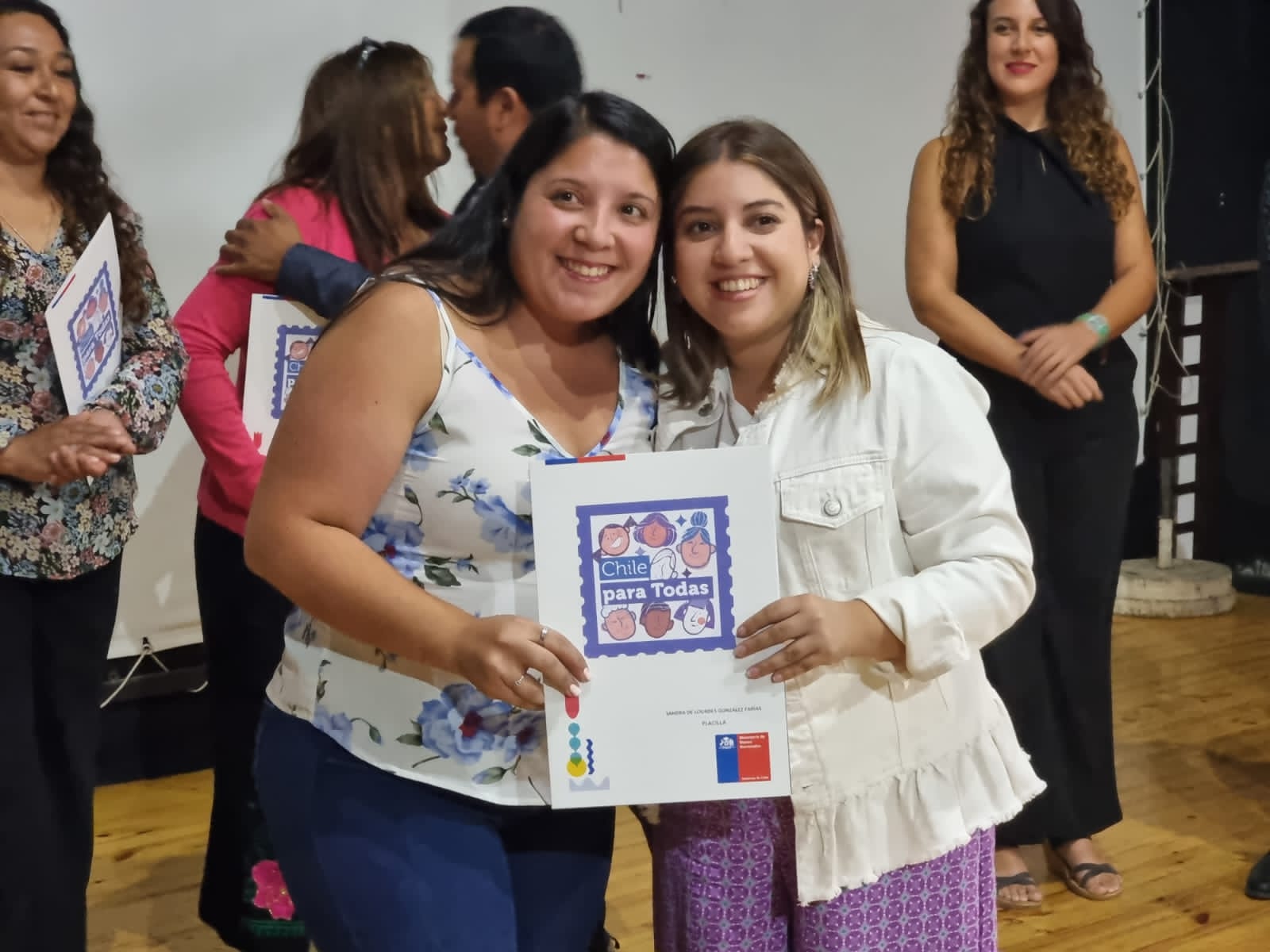 BIENES NACIONALES ENTREGA TÍTULOS DE DOMINIO A 39 BENEFICIARIAS DE COLCHAGUA EN EL MES DE LA MUJER ENTREGA DE TÍTULOS MUJERES ENTREGA TÍTULOS SEREMI MUJER Y BENEFICIARIA5
