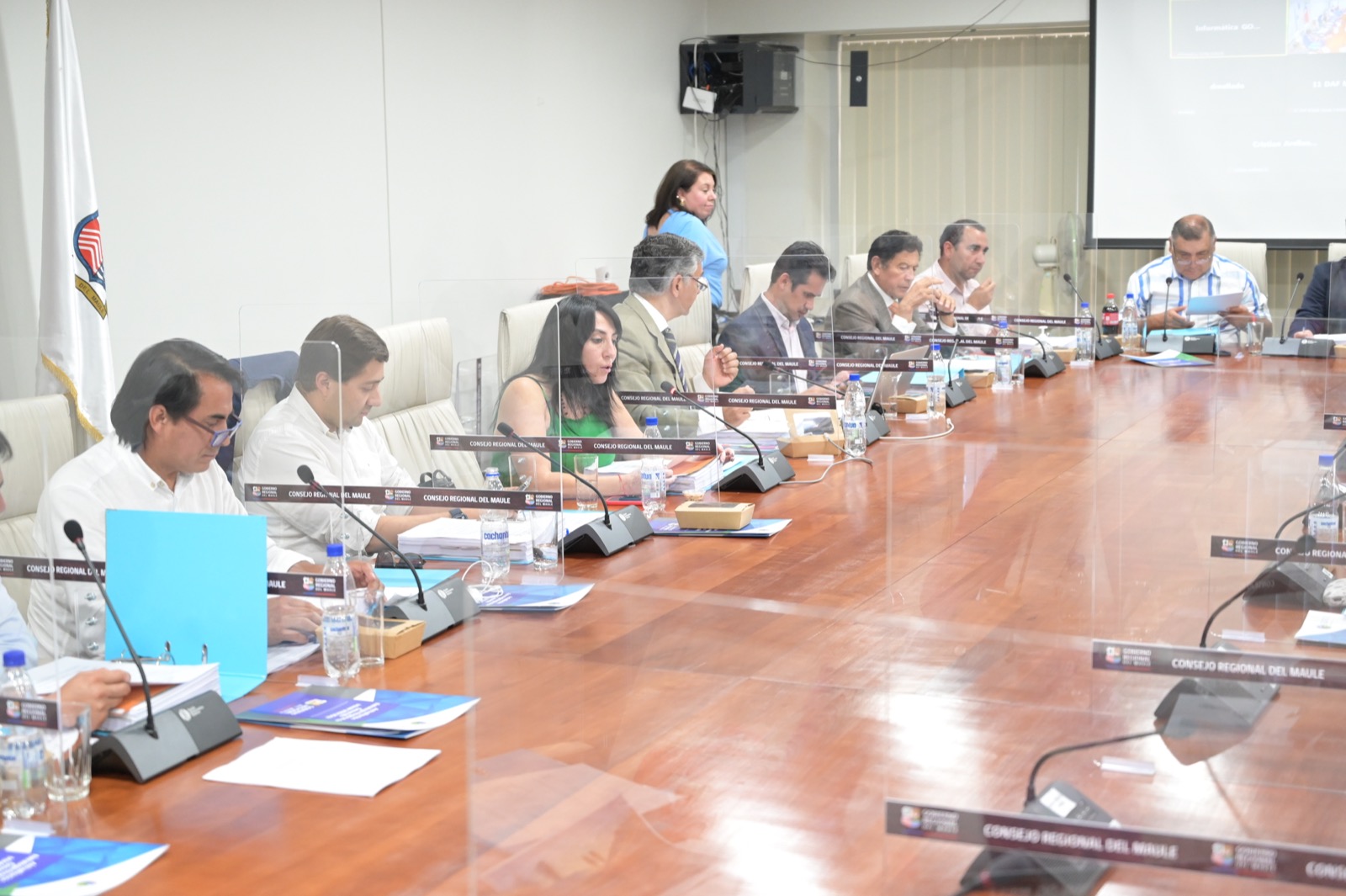 Consejo Regional aprobó 5 mil millones para renovación de micros y colectivos en la región 1