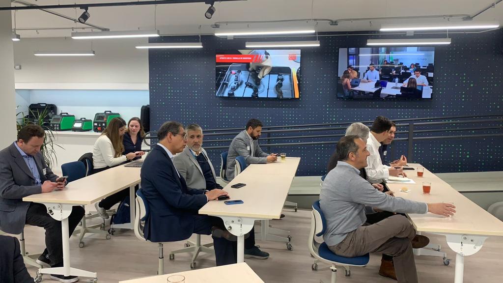 Forman la primera mesa de seguros colaborativa para avanzar en servicios de electromovilidad 1