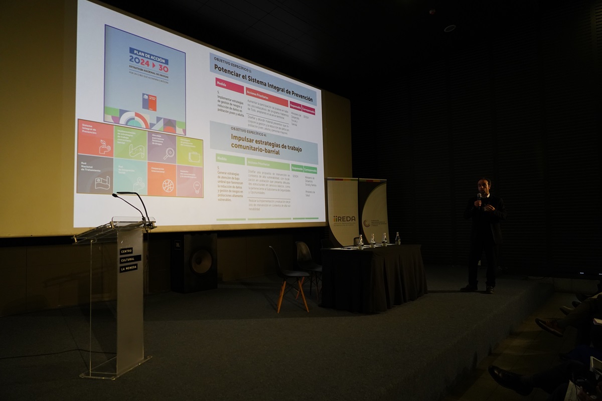 DIRECTORA DE SENDA EN SEMINARIO DE REDUCCIÓN DE DAÑOS DEBEMOS BUSCAR ENFOQUES INNOVADORES Y EFECTIVOS