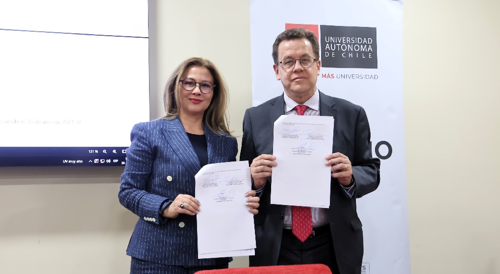 UNIVERSIDAD AUTÓNOMA Y CONSERVADOR DE BIENES RAÍCES FIRMAN CONVENIO QUE POTENCIA LA FORMACIÓN PRÁCTICA DE ESTUDIANTES DE DERECHO 2