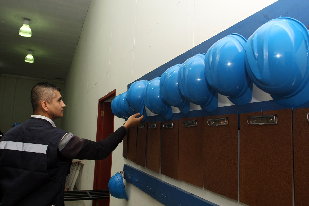 Ingreso mensual de electricistas supera al ingreso promedio nacional Observatorio Laboral
