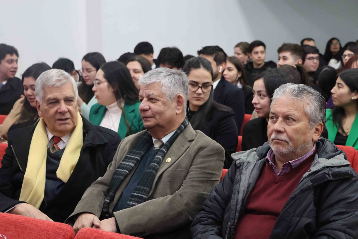 CON LA VISITA DE EXPOSITORES ITALIANOS SE DESARROLLÓ SEMINARIO INTERNACIONAL DE INTELIGENCIA ARTIFICIAL EN UNIVERSIDAD AUTÓNOMA DE CHILE EN TALCA 2