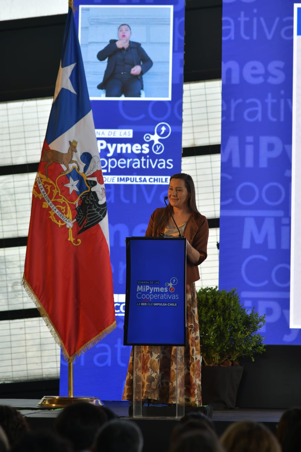 CON PREMIACIÓN A LAS EMPRESAS DESTACADAS DEL AÑO SE DIO INICIO A LA SEMANA DE LAS MIPYMES Y COOPERATIVAS 2024 3 Gerenta general de Sercotec María José Becerra Moro