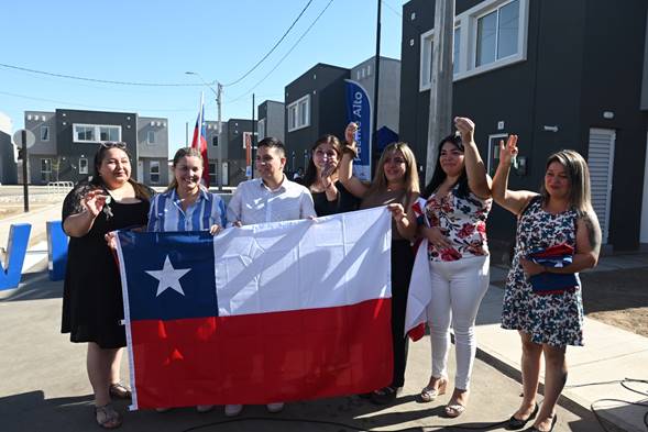 MINISTRA S ELGUETA ESTAMOS CONSTRUYENDO UNA POLÍTICA HABITACIONAL Y URBANA PARA TODOS LOS CHILENOS NO IMPORTA DONDE UNO VIVA O EL BOLSILLO QUE UNO TENGA