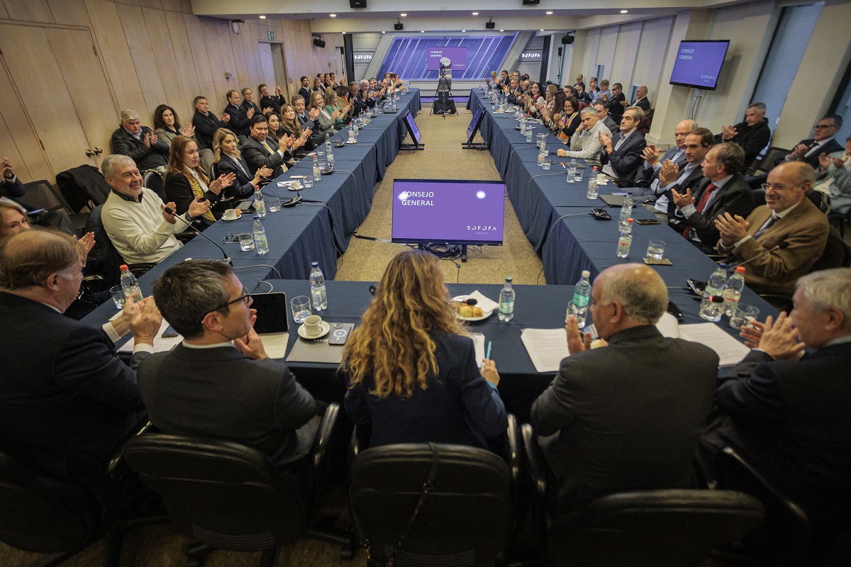 CONSEJO GENERAL DE SOFOFA REELIGE A ROSARIO NAVARRO BETTELEY COMO PRESIDENTA E INSISTE EN AGENDA DEL GREMIO PARA 2025 2027 25062025 SOFOFAv1 001