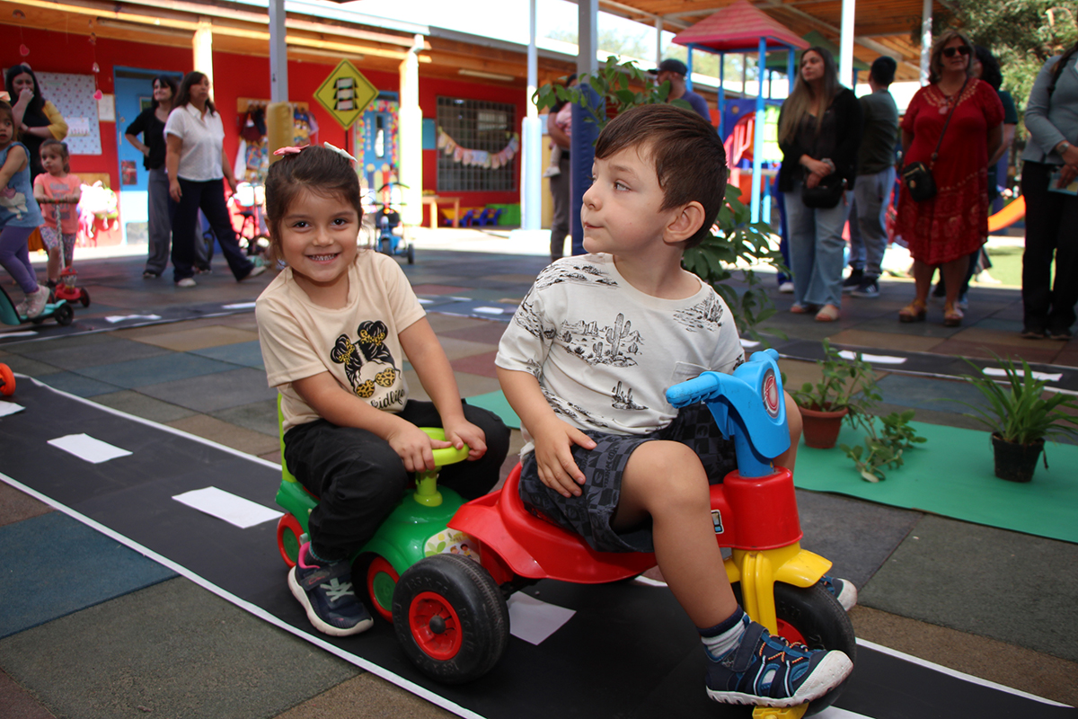 INICIO AÑO PARVULARIO 2025 NIÑOS NIÑAS Y AUTORIDADES VIVIERON EXPERIENCIAS EDUCATIVAS AL INTERIOR DE UN JARDÍN INFANTIL
