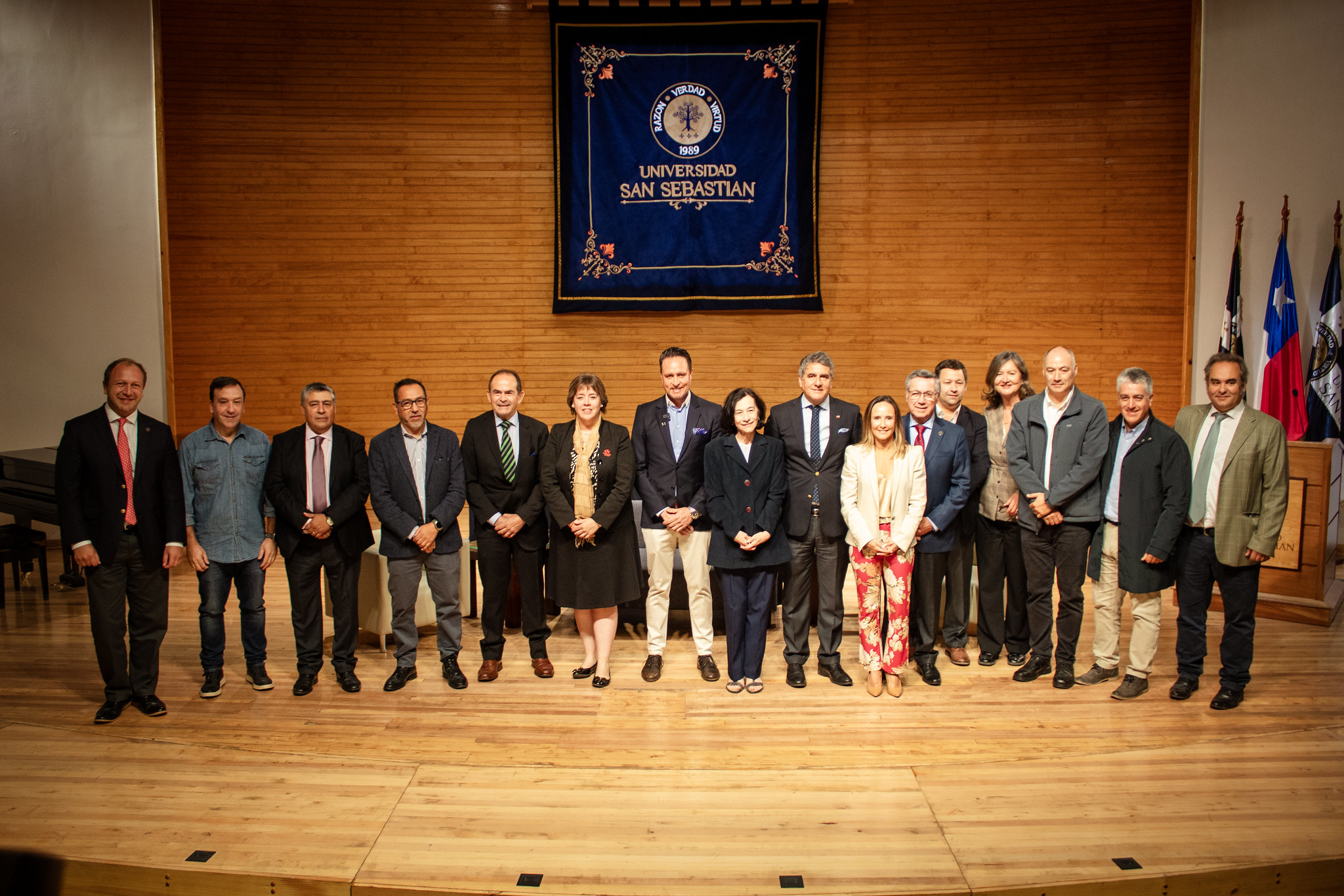AUTORIDADES DEL BANCO CENTRAL DE CHILE Y DEL BANCO INTERAMERICANO DE DESARROLLO SE REÚNEN EN EL INSTITUTO EMISOR