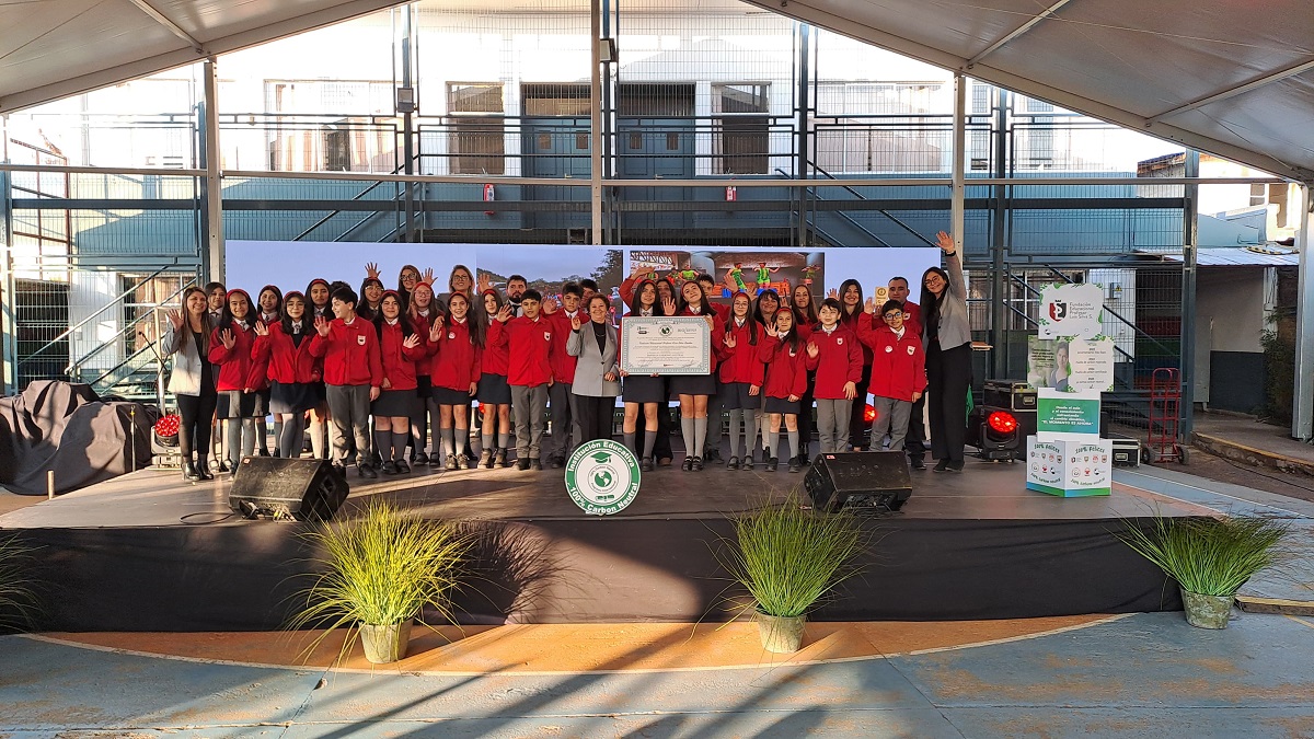 COLEGIOS DE COLCHAGUA HACEN HISTORIA LOS PRIMEROS DE HISPANOAMÉRICA EN OBTENER SELLO INTERNACIONAL QUE LOS CONVIERTE EN 100 CARBONO NEUTRAL